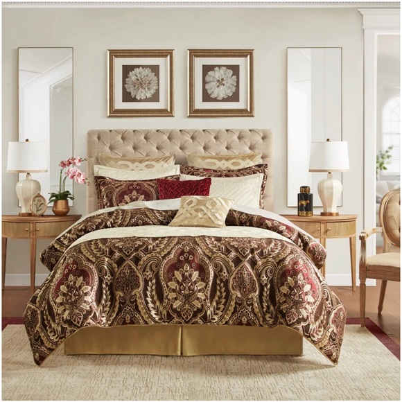 Croscill Julius California King Comforter, - Picture 4 of 7